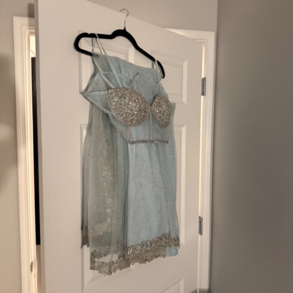 Lashkaraa Light Blue Corset Style Embroidered Saree - Picture 5 of 5